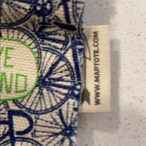 NWT MapTote Portland Coin Purse - Picture 3 of 4